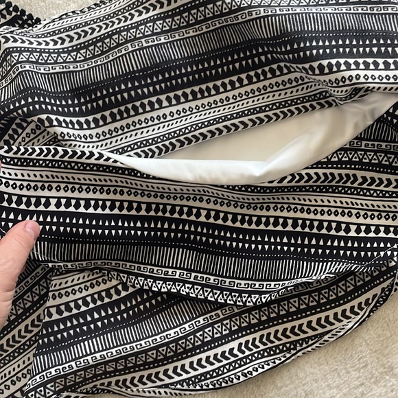 Lightweight Tiered Camisole blouse - Picture 7 of 8